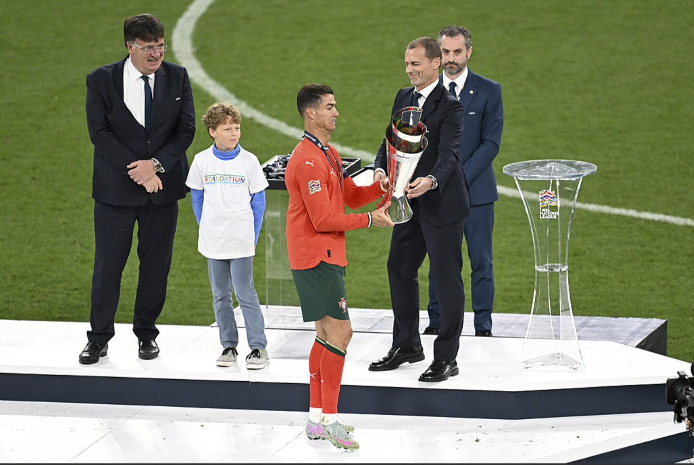 欧超杯倒计时，葡萄牙体育今夜强势反弹，细节引发关注，信心回归，资深球员宣示担当的简单介绍